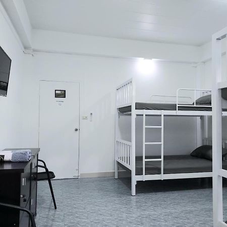 Room79 Phuket Buitenkant foto